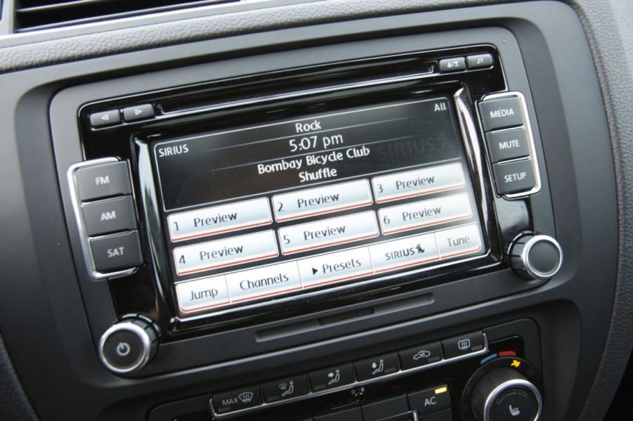  Volkswagen Jetta GLI Autobahn 2012 года  (фото 19 из 33)